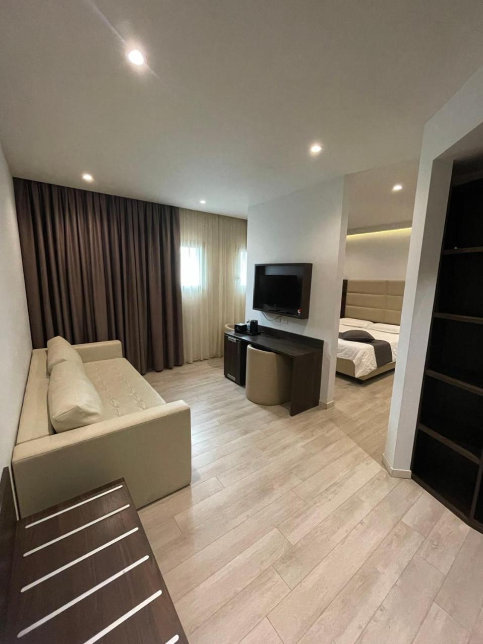 Hotelluxuryprato מראה חיצוני תמונה